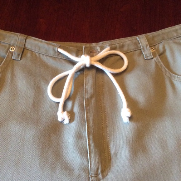 Liz Claiborne Pants - Green Capri pants